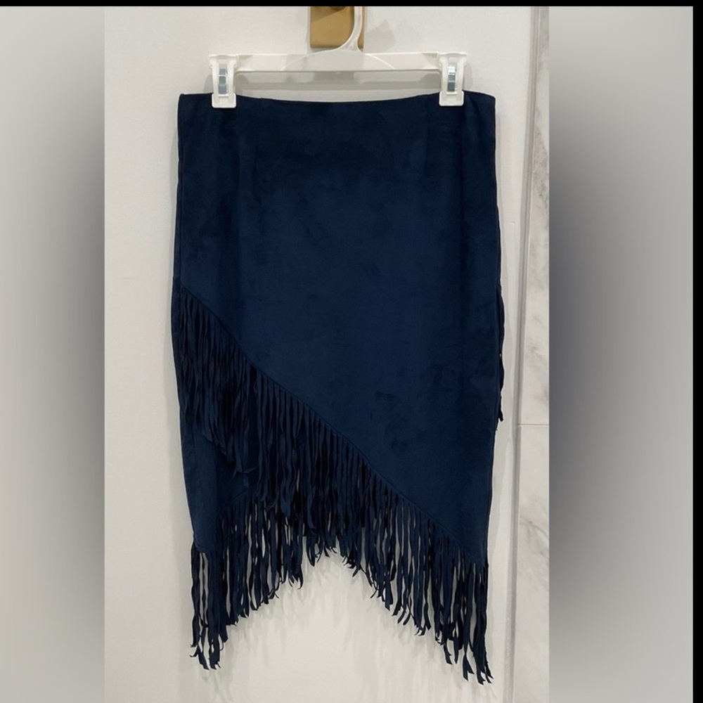 🔴NAVY BLUE FRINGE SKIRT BY Chelsea & Violet🔴